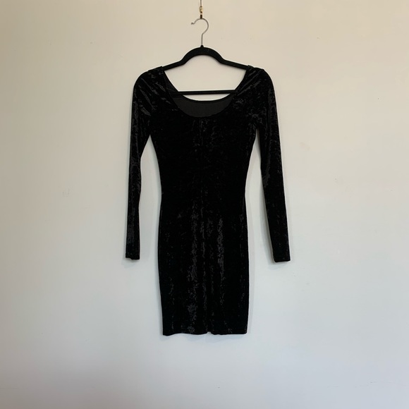 Long Sleeve Bodycon Black Velvet Mini Dress - Picture 3 of 3